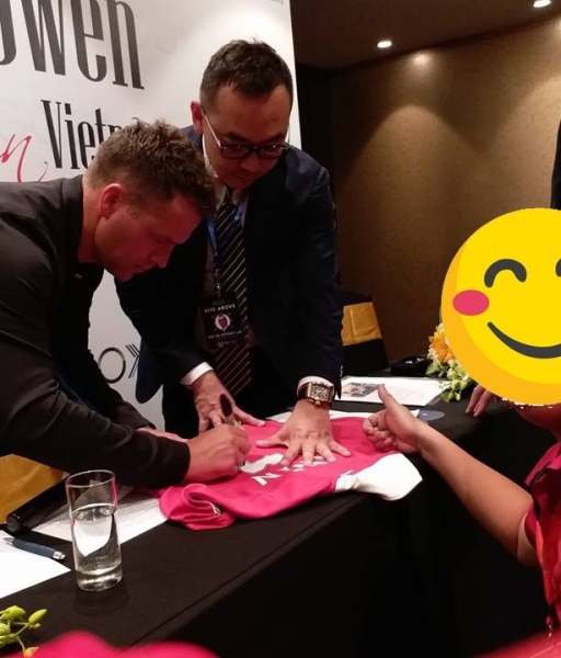 Ảnh chữ ký Michael Owen Manchester United 2009-2010 home signed hand