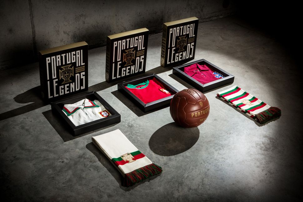 Box áo đấu Eusebio 6 Bồ Đào Nha 1966 Portugal Legends retro BNWT S