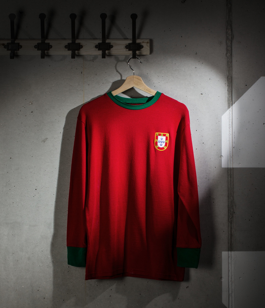 Box áo đấu Eusebio 6 Bồ Đào Nha 1966 Portugal Legends retro BNWT S