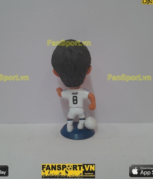 Tượng Kaka 8 Real Madrid 2010 2011 home white kodoto ball