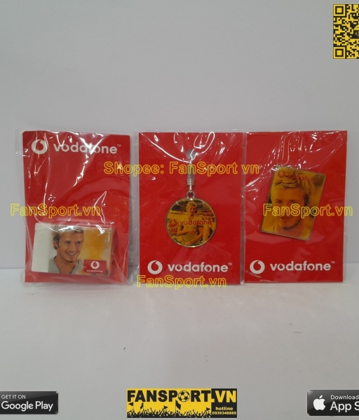 Set quà lưu niệm David Beckham Vodafone badge gôm móc khóa