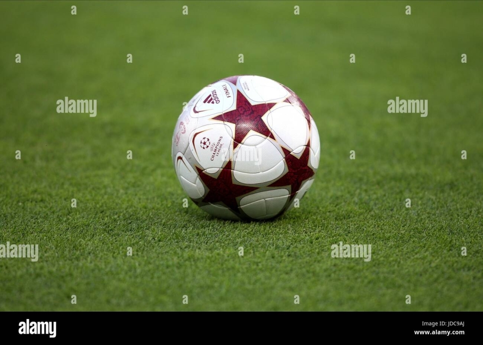 Ball Adidas Champion League 2009 Manchester United Barcelona E44162