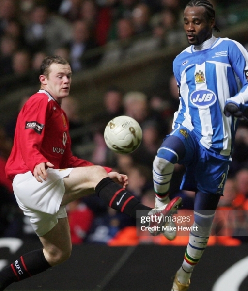 Ball official match Carling Cup Final 2006 Manchester United Mitre