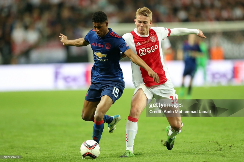 Ball official match Europa League Final 2017 Manchester United AP1689