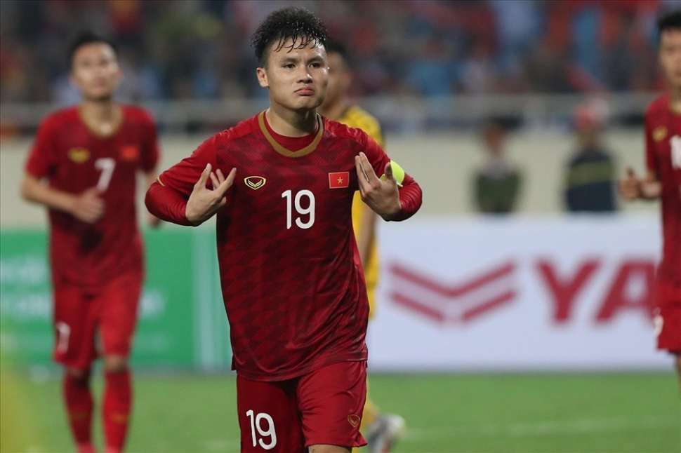 Áo đấu Quang Hải 19 Việt Nam 2019 home đỏ shirt jersey Grand Sport
