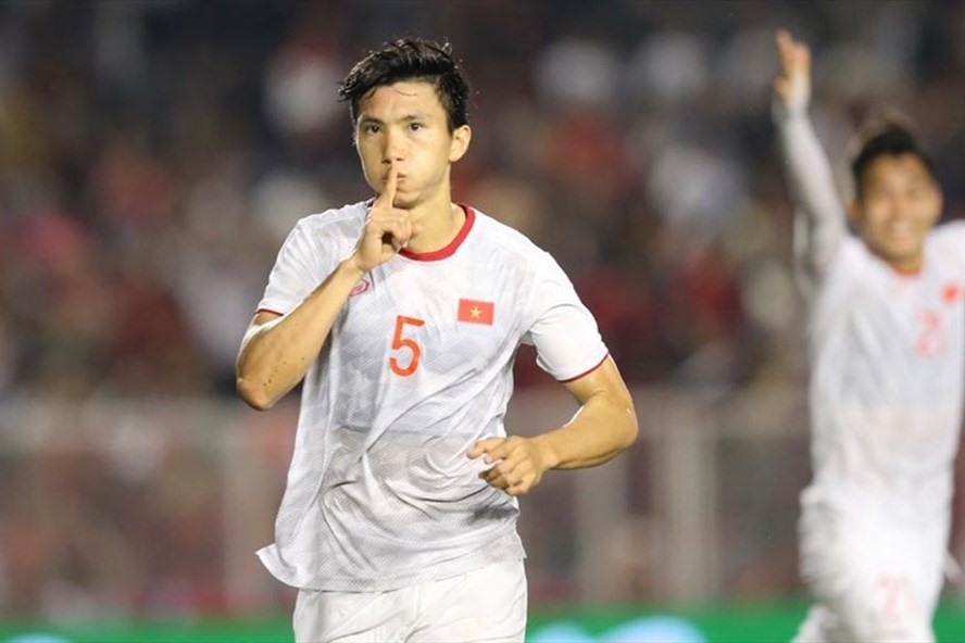 Áo Văn Hậu 5 Việt Nam 2019 away trắng shirt jersey Vietnam Grand Sport