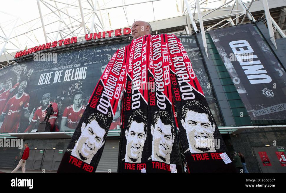 Khăn choàng cổ Cristiano Ronaldo Welcome home Manchester United scarf