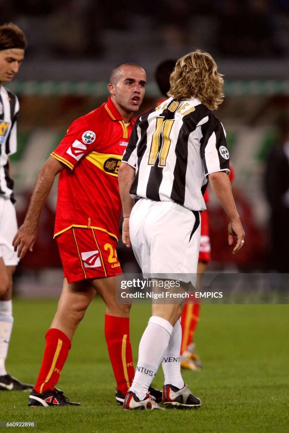 Tượng Pavel Nedved 11 Juventus 2004 2005 home Kick-O-Mania figures