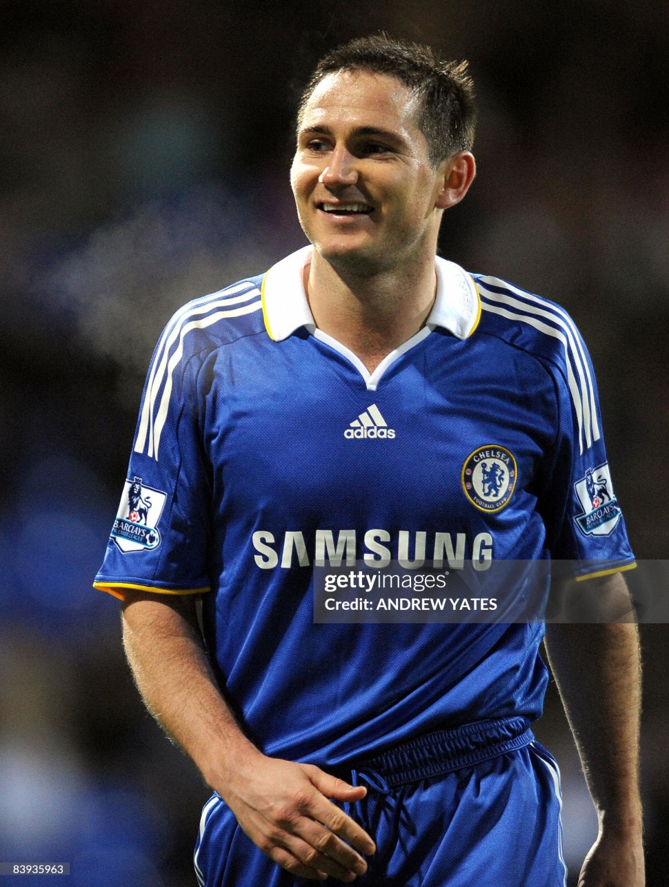 Tượng cầu thủ Lampard 8 Chelsea 2008 2009 home blue corinthian PRO1819