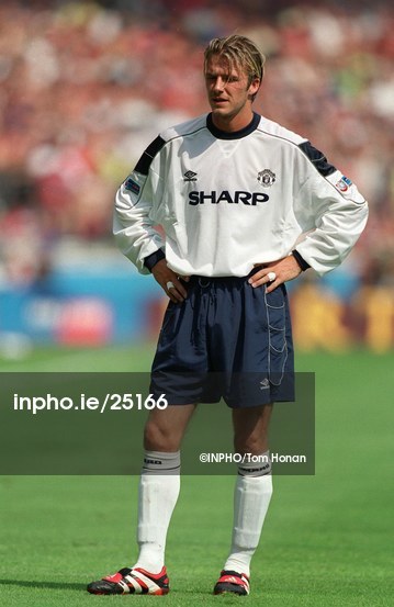Áo đấu Manchester United 1999-2000 third shirt jersey white Umbro