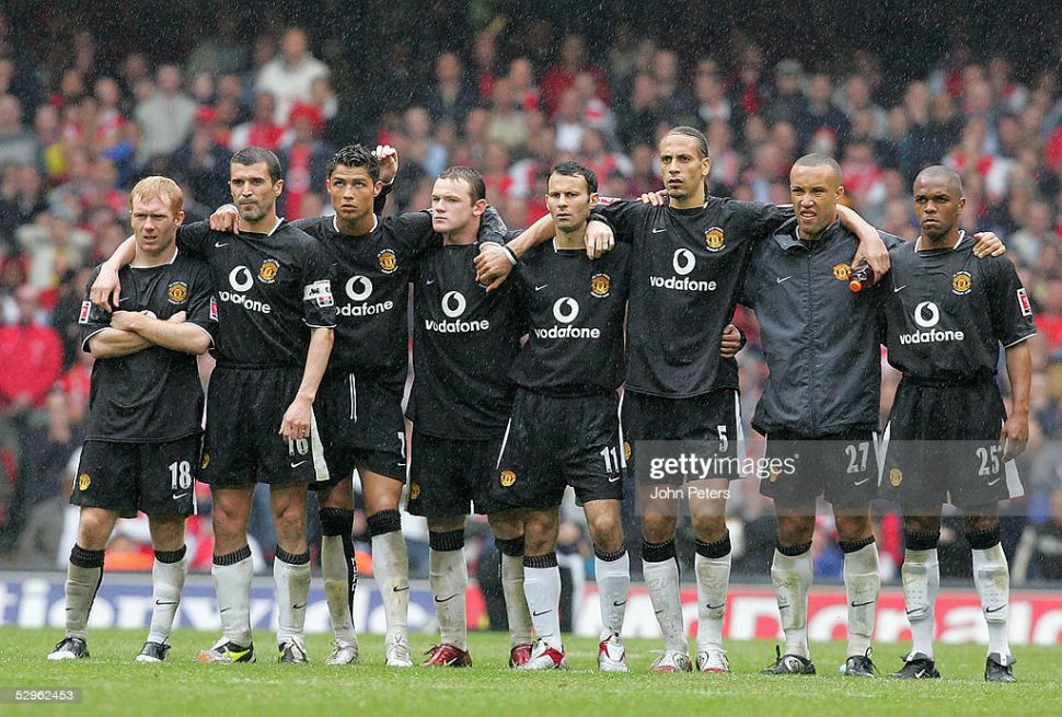 Áo đấu Manchester United 2003 2004 2005 away shirt black 112677 Nike