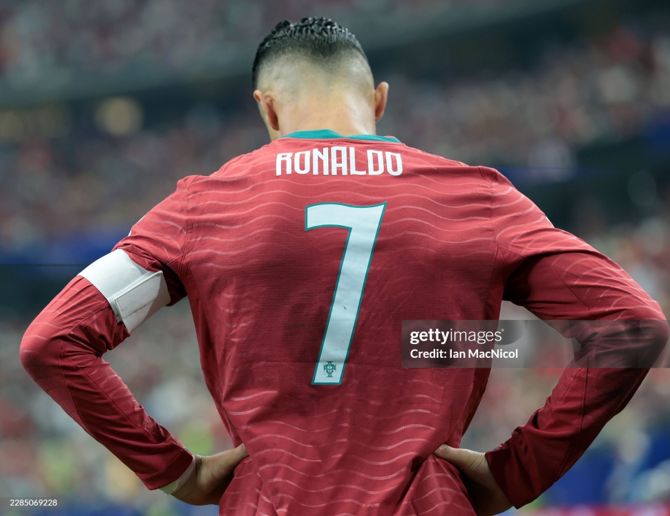 Áo đấu Ronaldo 7 Portugal 2026 2027 home shirt jersey 783278 Puma BNWT