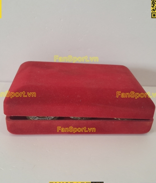 Badge 5x Manchester United Treble 1999 Winners box set red